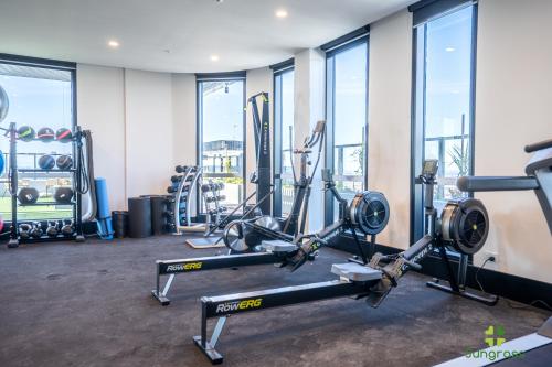 Deluxe One-Bedroom Apartment with City View