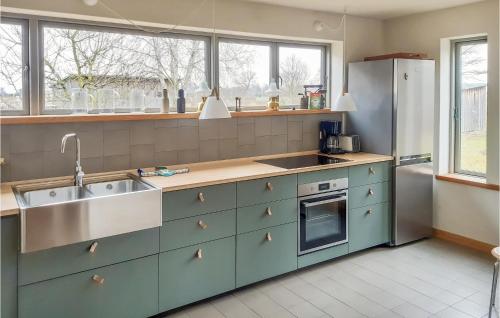 Beautiful Home In Warthe With Kitchen