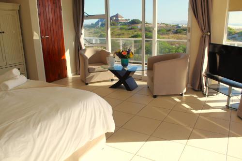 7th Wonder Beach Guest House Room Type - Queen Room with Sea View