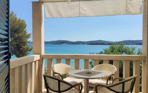 Comfort One Bedroom Apartment with Balcony and Sea View