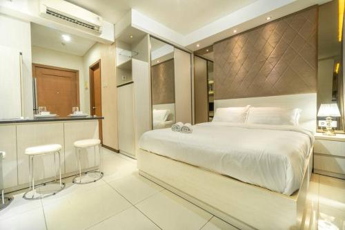 Modern & comfy studio in central Jakarta, SCBD