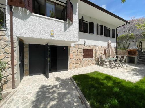 A szálláshely kívülről, La Fontanilla en Estación de El Espinar (La Fontanilla en Estacion de El Espinar) in La Estacion de El Espinar