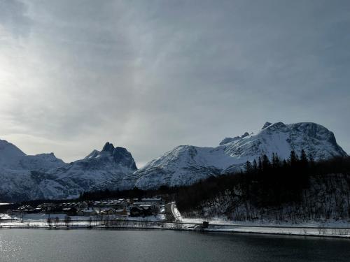 Vistas, Frichs Ekspress Åndalsnes (Frichs Ekspress Andalsnes) in Andalsnes