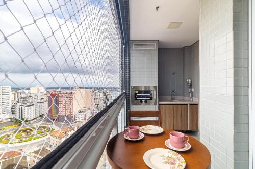 Apartamento Acolhedor com Ar Cond, PISCINA, Praia 100 m, Portaria 24h, 13ºandar