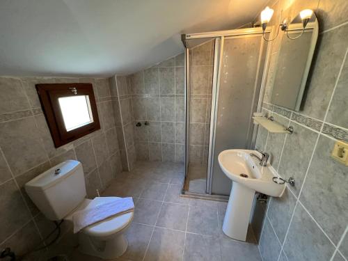 Four-Bedroom House image 10