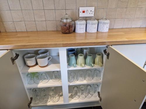 Tynant House- Cosy 3 bed house- Near City Centre and FREE parking 3