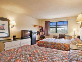 Travelodge by Wyndham Fort Lauderdale photo