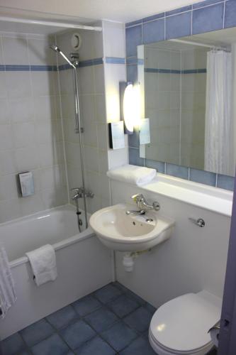 Campanile Hotel Hull - image 4
