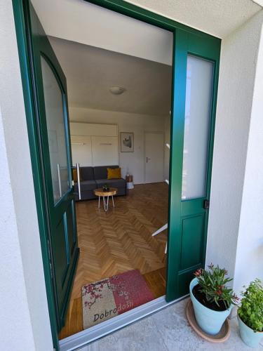 The Green Door Apartment