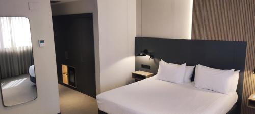 Club Deluxe Double Room