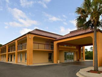 Days Inn by Wyndham Moss Point Pascagoula image