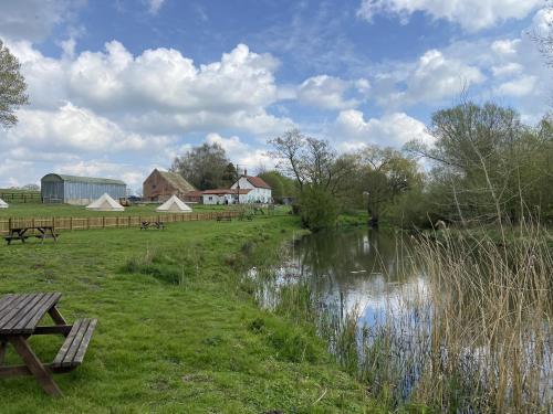 Willow glamping