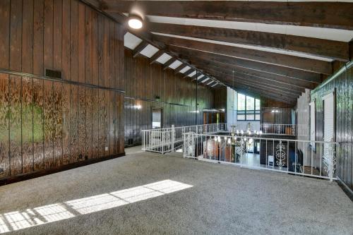 Private Pool Pilot Point Home on 45 Acres in Pilot Point (TX)