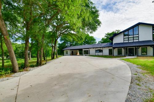 Private Pool Pilot Point Home on 45 Acres in Pilot Point (TX)