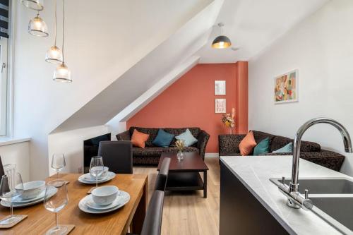 Remodelled Luxury 3 Bed Apartment - Aberdeen