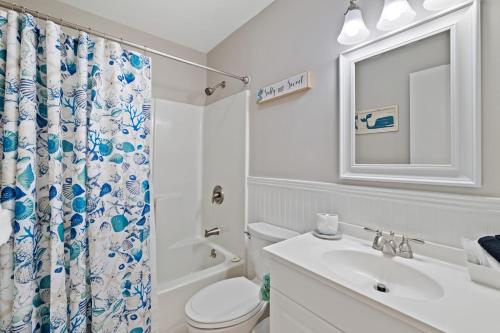 Oceanfront Family Condo Near Golf Less Than 1 Mi to Beach! - image 3
