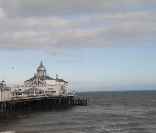 Sterling Lodge Hotel – Eastbourne