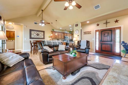 Lodge at Rocky Creek with Private Hot Tub and Yard! in Canyon Lake, USA