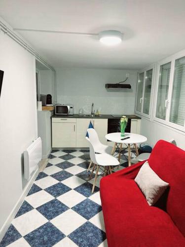 Porte la chapelle appartement 4 personnes "Appart'5" - Location saisonnière - Pierrefitte-sur-Seine