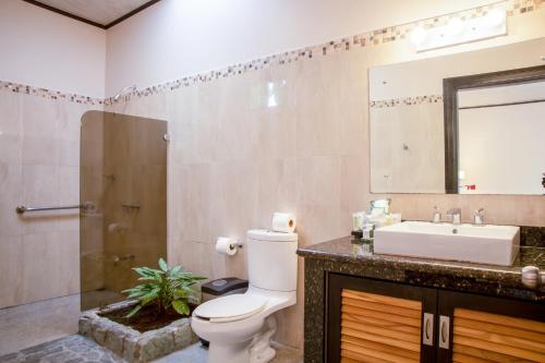 455723216 Arenal Manoa Resort & Hot Springs
