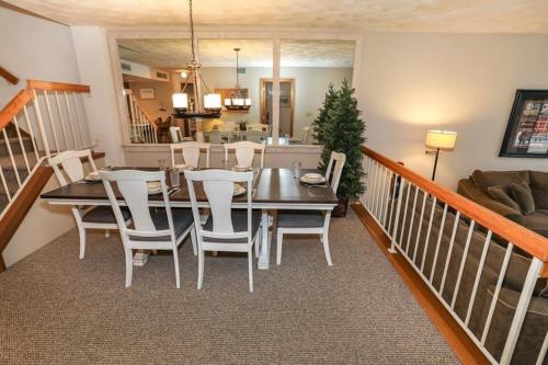 Seven Springs Meadowridge 2 Bedroom Standard Condo with Mountain Views condo thumb 3