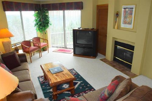 Seven Springs Stoneridge 3 Bedroom Standard Condo, Mountain Views! condo thumb 2