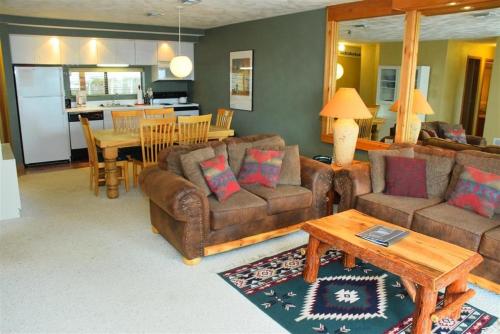 Seven Springs Stoneridge 3 Bedroom Standard Condo, Mountain Views! condo thumb 3