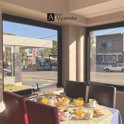 Hotel Algarrobo – Merlo, ND