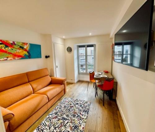 Ben Nevis charming studio in the heart of the lively life of the Pré Carré