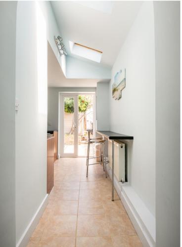 Stunning 2-Bed Cottage in Deal