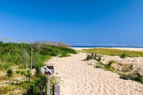 Conch & Crane Conch & Crane