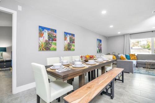 บริการและสิ่งอำนวยความสะดวก, Home away from home in Orlando! in ออร์แลนโด้ อีสต์