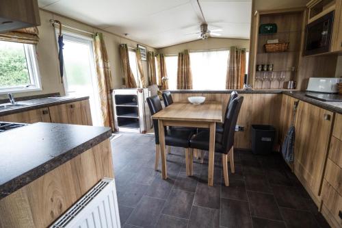 4 Berth Caravan With Decking And Wifi At Carlton Meres In Suffolk Ref 60010k