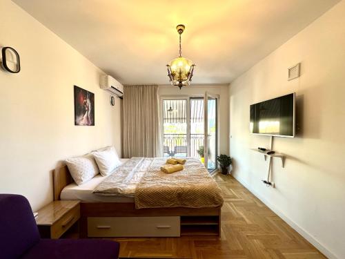 YellowHouse, Pristina