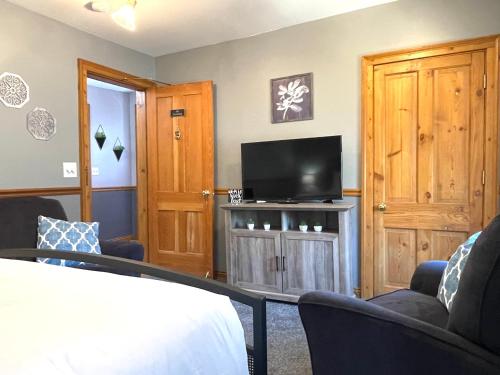 Riverboat Suites – Galena, IL