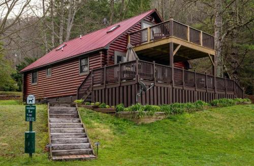 Waters Edge Lakefront Cabin - Spacious Cabin on Lake Nantahala