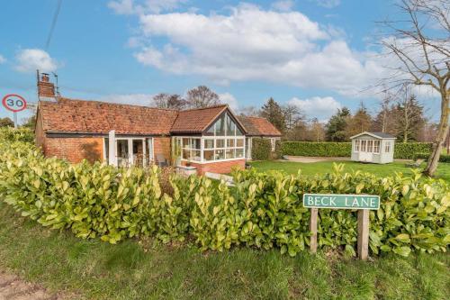 Easy Access to Cromer, Sheringham, The Norfolk Broads and the Seaside - Woodfalls Barn