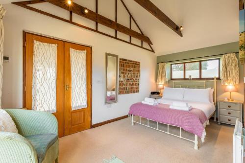 Easy Access to Cromer, Sheringham, The Norfolk Broads and the Seaside - Woodfalls Barn