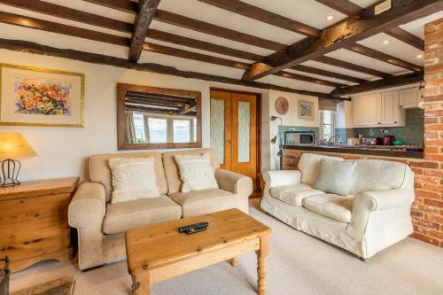 Easy Access to Cromer, Sheringham, The Norfolk Broads and the Seaside - Woodfalls Barn