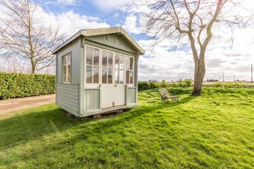 Easy Access to Cromer, Sheringham, The Norfolk Broads and the Seaside - Woodfalls Barn