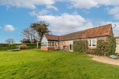 Easy Access to Cromer, Sheringham, The Norfolk Broads and the Seaside - Woodfalls Barn