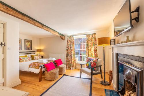Host & Stay - The Old Paul Pry, Holt (photo 3)