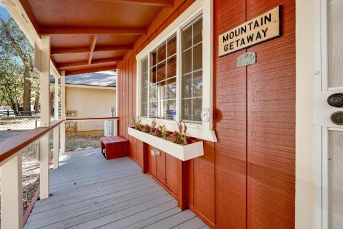 Mountain Getaway by Big Bear Vacations Adorable Sugarloaf Retreat in 大貝爾城 (CA)
