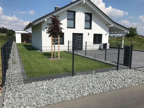 Ferienhaus Oskar 100m Entfernung zum See/Strand in Löbnitz, Deutschland