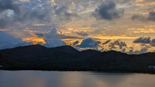 El Palacio Rosa on Blue Lagoon 3BR Beachfront Suite on pristine & quiet bay w incredible views