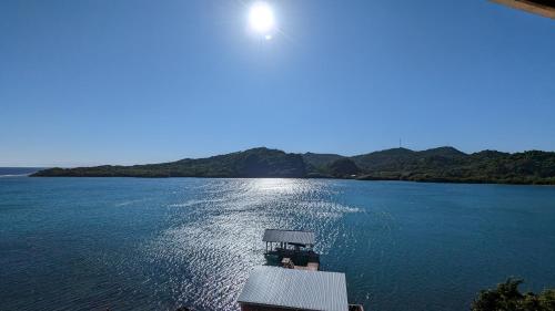 El Palacio Rosa on Blue Lagoon 3BR Beachfront Suite on pristine & quiet bay w incredible views