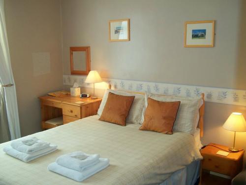 Double Room image 5