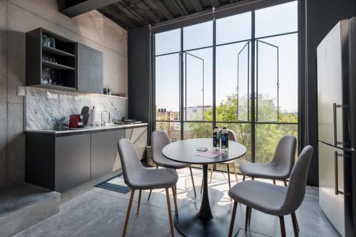 Aware Duplex w/ Cozy Terrace in Roma Norte image 8