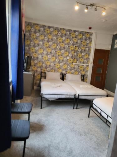 Tulip Hotel Blackpool - image 2