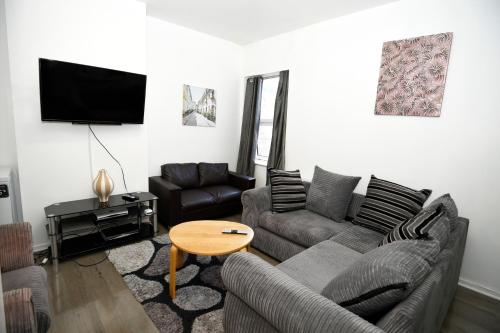 AG HOUSE, Manchester (photo 9)